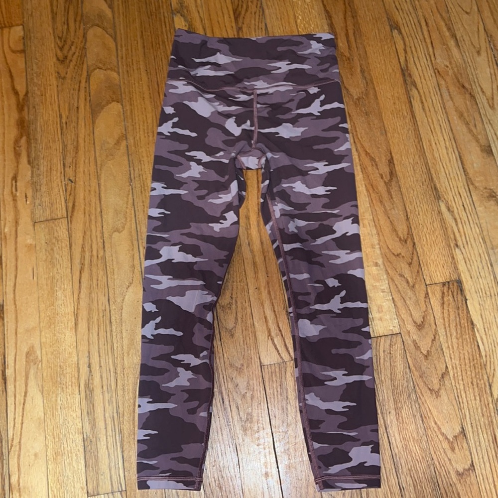 Athleta Camo Elation 7/8 tight leggings